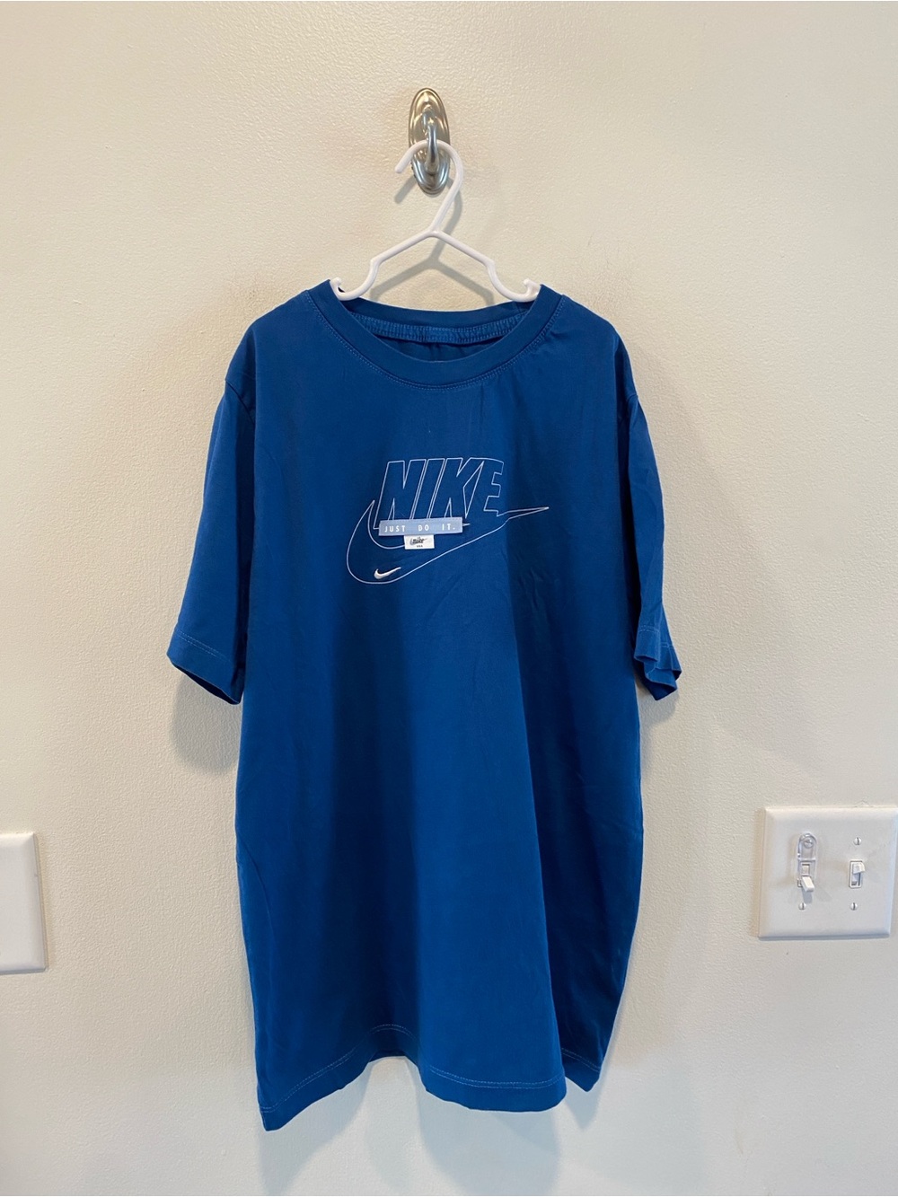Nike Kids' Blue Graphic Logo Tee lift the flap size XL